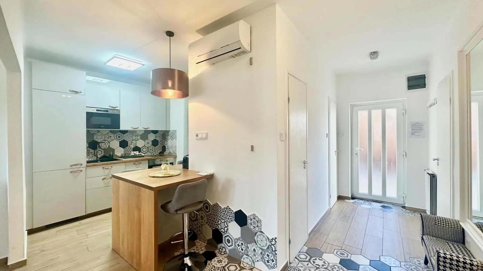 Central Blaha Apartment Budapest 0*,